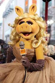 Coveteur Inside Closets Fashion Beauty Health And Travel Miss Piggy Muppets Cerdita Peggy
