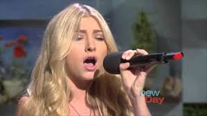 Electra Mustaine Performs 'A Tout le Monde'