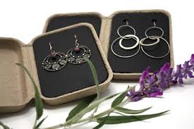 We have no minimum order requirements. Jewelry Boxes Eco Friendly Packaging For Rings Necklaces And Bracelets