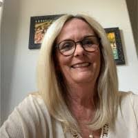 Brenda Bays's Instagram, Twitter & Facebook