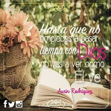 Salmos 55 17 Tarde Y Manana Y A Mediodia Orare Y Clamare Y El Oira Mi Voz Salmos 25 5 Encaminame Frases Cristianas Fraces Cristianas Frases Del Amor De Dios