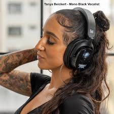 Monochromatic Black Shells