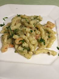 Busiate Con Gamberi Tipo Di Pasta Della Tradizione Trapanese Ricette Idee Alimentari Primi Piatti Di Pasta