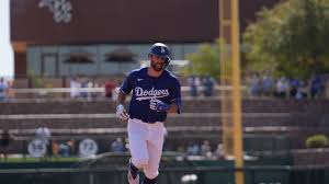 Chris Taylor powers a grand slam to left field