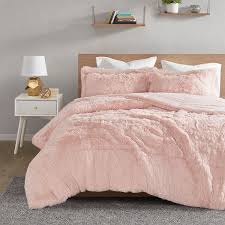These incredible fur bed set are perfect interior decorative items made from the finest quality fabrics explore various distinct fur bed set at alibaba.com and purchase products that are in sync with your. Intelligent Design Leena Shaggy Faux Fur Comforter Set On Sale Overstock 27333477