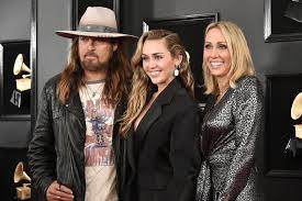 Miley Cyrus Comments on Billy Ray and Tish Cyrus