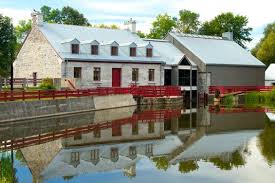 Les Plus Beaux Moulins Du Quebec House Styles Champlain Cabin