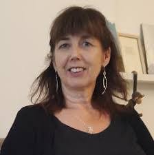 Karin Malka's Instagram, Twitter & Facebook