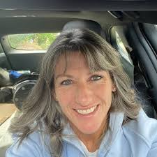 🌟 thrilled to see a Western Tanager so close! perched for an instant