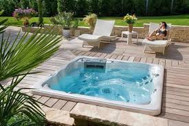 Spas Jacuzzi Bourges Et Vierzon 18 Orleans 45 Amenagement Jardin Terrasse Piscine Jacuzzi Jardin Jacuzzi Exterieur