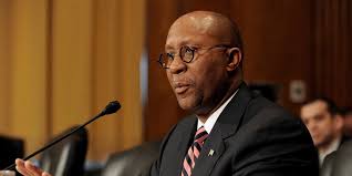 Committee clears way for Kirk to be trade chief