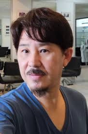 I am in the normal, habitual, and customary as expected daily life...  我还是过着正常习惯的，寻常的日常生活。