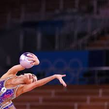 Российская спортсменка дина аверина заняла второе место в личном многоборье в художественной гимнастике. Vqevujpiumfd9m