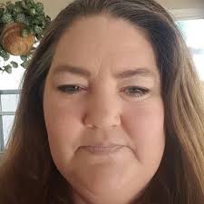 April Criswell's Instagram, Twitter & Facebook