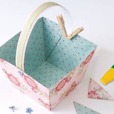 12 l x 9 w x 7 h design collapsible (stores flat) polyester cadre durable en aluminium amovible poches à mailles ouvertes à lintérieur poignée. Facile Et Pas Cher Un Panier De Paques A Fabriquer Panier De Paques Panier De Paques Bricolage Panier En Papier