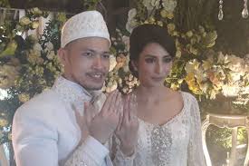 Dalam foto yang diunggahnya, tyas tampak mengucurkan keringat kala berjemur. Raiden Soedjono Ajukan Permohonan Cerai Terhadap Tyas Mirasih Tuntut Harta Gana Gini