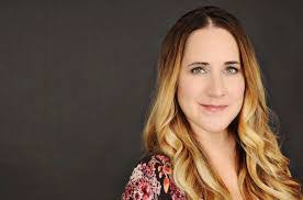 Kelly Archer's Instagram, Twitter & Facebook