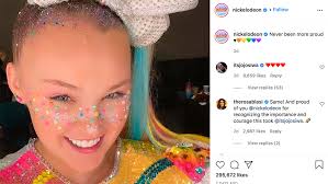 Jojo siwa's winter 2020 box has arrived! Jojo Siwa Coming Out Is A Huge Deal For Queer Representation