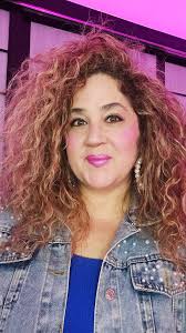 Behind the Scenes 🎬 The Neon Girls! 🛼 In this video, I take you behind  the scenes to share a bit about my creative process and show off my new  greenscreen, where