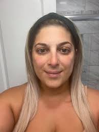 Its monday… I am sure everyone is feeling that time change that hit  yesterday! Today I cant help but to be thankful that my makeup routine with  a full highlight and contoured