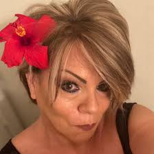 Diane Biddinger's Instagram, Twitter & Facebook