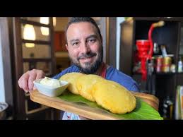 Como Hacer Una Arepa De Huevo Perfecta Tulio Recomienda Youtube Arepa De Huevo Arepas Comida Etnica