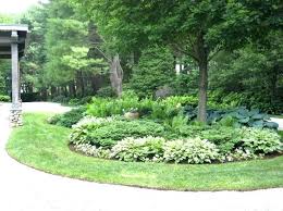 Half Circle Driveway Landscape Ideas Circular Driveway Landscaping Ideas Circle Drivewa Circle Driveway Landscaping Front Yard Landscaping Driveway Landscaping