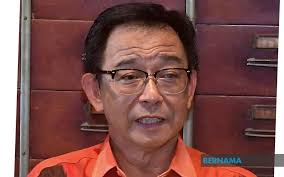 Tingkat 5, kompleks persekutuan sarawak, kuching, malaysia. Bernama Kementerian Belia Dan Sukan Sarawak Serah Geran Rm5 Juta