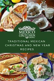 The combination of colors of the mexican christmas salad make it particularly festive. Mexican Christmas Dishes Mexican Foods For Christmas Celebrations Mexican Food Recipes Mexican Food Recipes Authentic Mexican Dinner