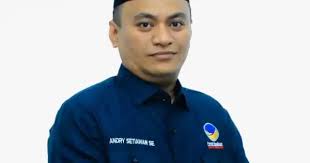 Dikabarkan Jalani Rehabilitasi, Wakil Ketua DPRK Simeulue Andry Setiawan  Malah Keluyuran