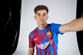 Barça Insider on X: Pablo Gavi is officially 18 years old. ✍️📝  t.coWQUxWdQLMS  X