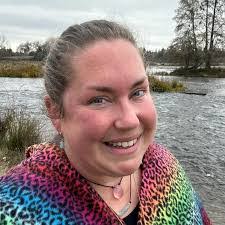 Allison Worrell's Instagram, Twitter & Facebook