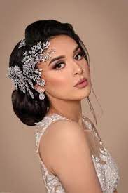 Pin By Gemimi On Coafuri In 2021 Glamorous Wedding Hair Bridal Makeup Looks Wedding Hair Pieces