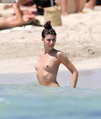 Ursula Corbero Nude Photos - Nudbay