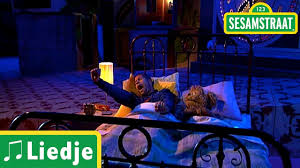 Onder Mijn Bed Pete Philly Tommie Liedje Sesamstraat Youtube