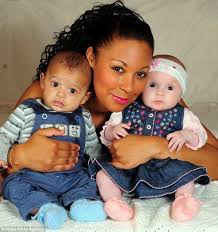 Black And White Mixed Race Kids Mixed Race Twins Shirley 21 Is From Grenadian Descent While Leo Takes After Her Twins Biracial Twins Boy Girl Twins