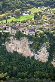 Les Plus Beaux Villages Medievaux De France Bruniquel Beaux Villages Village Francais