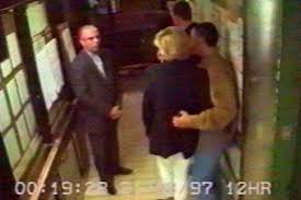Geçirdikleri kaza sonucu yasamını yitirdi. How Princess Diana And Dodi Fayed Met Couple Enjoyed Whirlwind Romance In Final Weeks Before Paris Crash Mirror Online