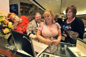Mom finds surprise of her life in jewelry store window