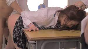 やめて！」ギャル系JK女の子が放課後の誰も居ない教室内で鬼畜男達に輪姦レイプ | ＥＲＯＩＳＴ（エロイスト）