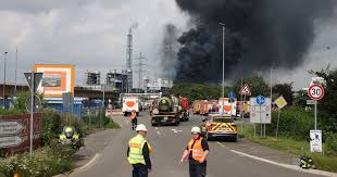 Nach der explosion im leverkusener chemiepark geht die suche nach weiteren. Qlhi1tcfgo6g9m
