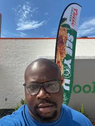 My Southern Classic Chicken Review I will give it a solid 8 in my opinion.  The Chicken was pretty ok 7/10 . The corn grits and the apple pie were both  10/10.