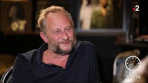 Bienvenue sur l'assistance en ligne du site laposte.fr. Cinema Au Poste De Quentin Dupieux Extrait Telematin En Streaming France Tv