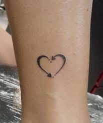 We cover a variety of designs including black heart, tribal, broken heart, small, love and kingdom hearts. 28 Cute Small Heart Tattoo Ideas For Women Styleoholic