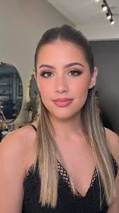 Paula Ready's Instagram, Twitter & Facebook