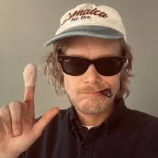 Alex Beer (@alex_beer)