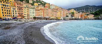 Einer der bekanntesten fischerorte der riviera di levante im golfo paradiso westlich des vorgebirges von. Strand Paradiso Camogli Liguria Italien Beachrex Com