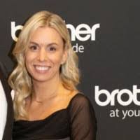 Amber Houle's Instagram, Twitter & Facebook