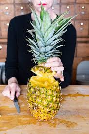 How To Pull Apart A Pineapple Easy Peeler Viral Video Food Hack Trick Tested The Art Of Doing Stuff