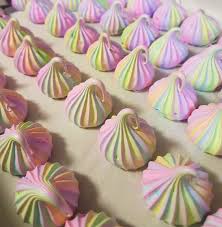 Epingle Par Tarik Toutou Sur Meringue Friandises Biscuits Sables Deco Noel